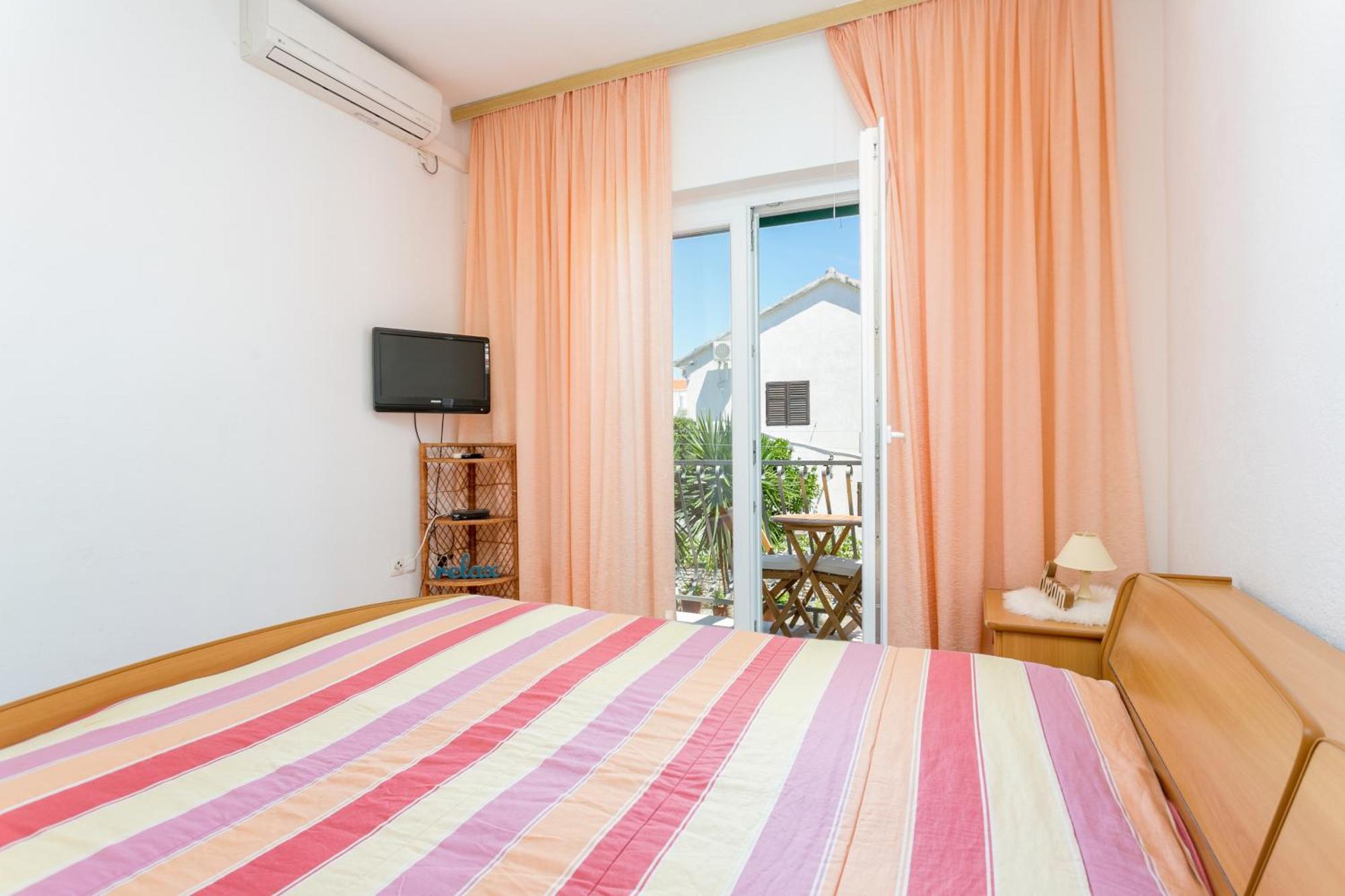 Double Room Supetar 5658D Екстериор снимка